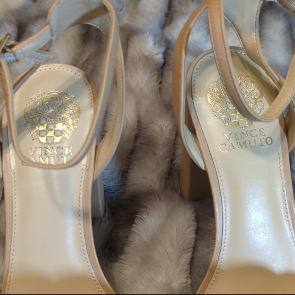 Brand new Vince Camuto Cream Heels ๐ - Picture 2 of 6